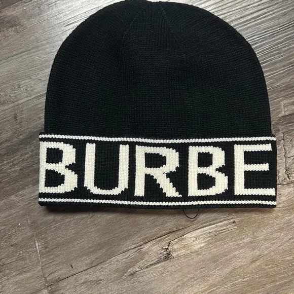 Burberry Black and Cream Logo Beanie - Picture 2 of 3